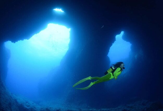 61803f8007c12c4f689ccf80_bautismo-de-buceo