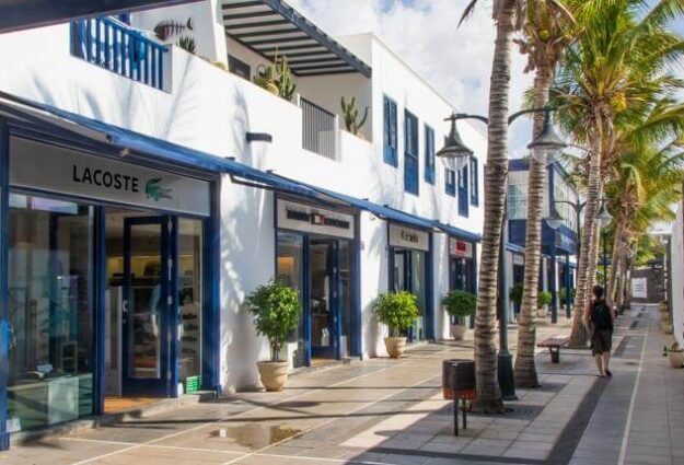 63e4f17d2bff646d8ff1f24f_puerto_calero-lanzarote_3